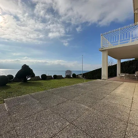 Villa Maison Pieds Dans L'eau Grandvaux